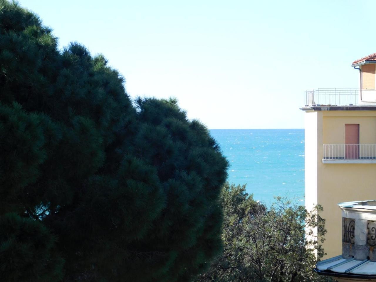 Attico Spazioso E Con Vista, Levanto Bagian luar foto